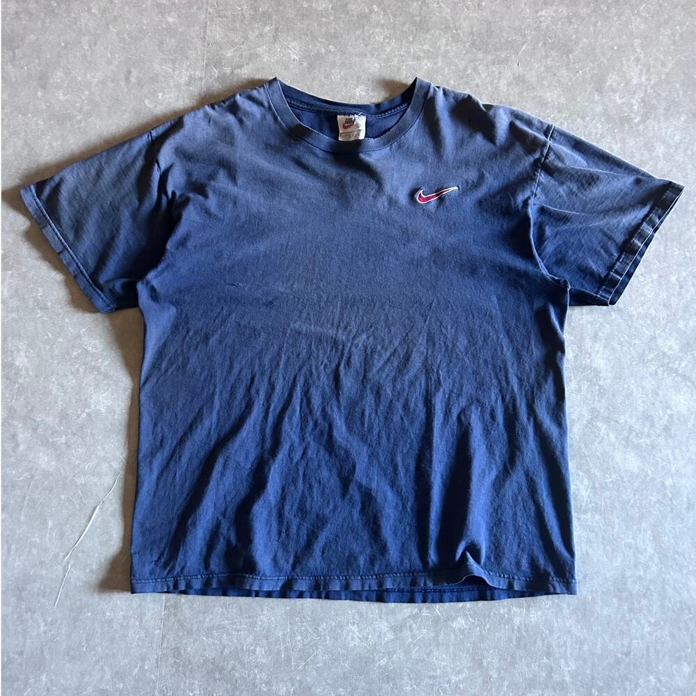90s Vintage Nike Faded Embroidered Navy T Shirt Size L